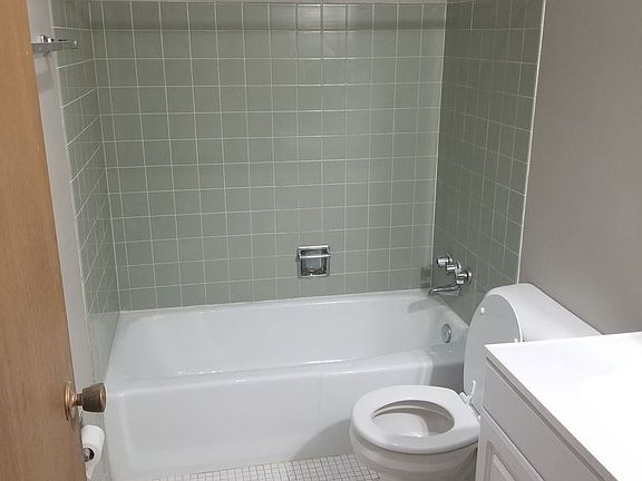 5th image of 1209 Moreland St #8096004