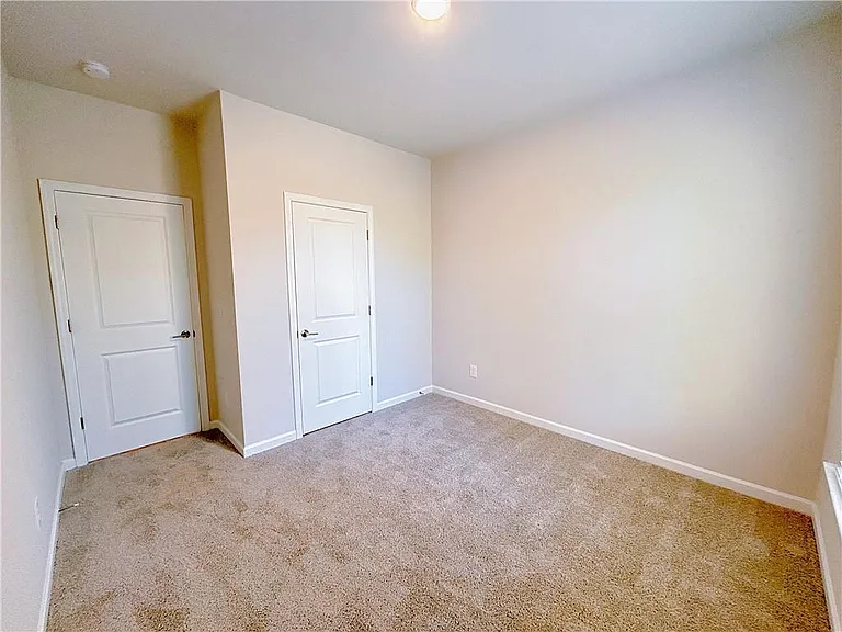 2586 Mills Commons Dr — Photo 11
