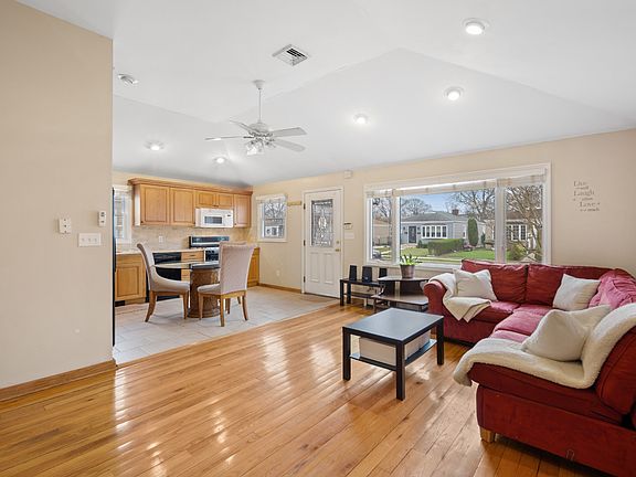 4th image of 531 Willow St