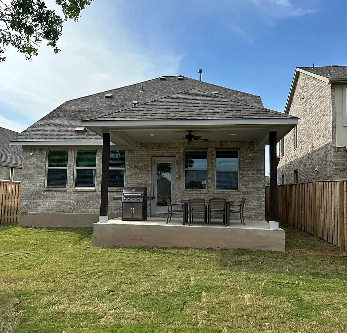 1360 Salt Lick Dr — Photo 2