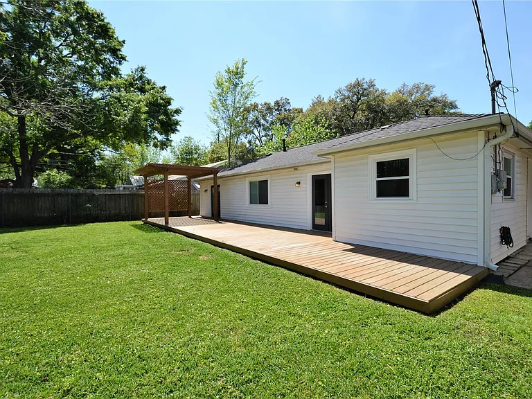 1906 Coulcrest Dr — Photo 29