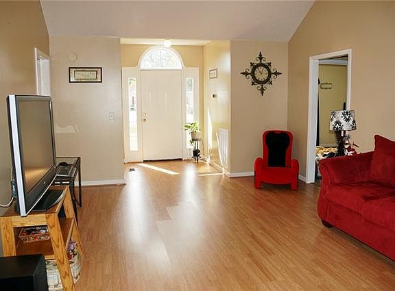 5th image of 364 Royal Garden Dr