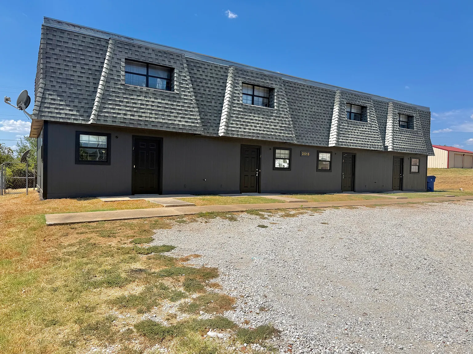 2 bed, 1000 sqft, $1,010 — Photo 1