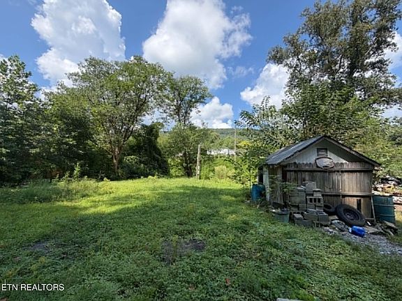 2nd image of 410 Ideal Valley Rd