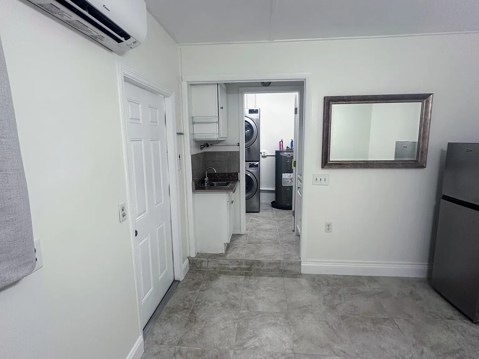 1 bed, 300 sqft, $850 — Photo 3