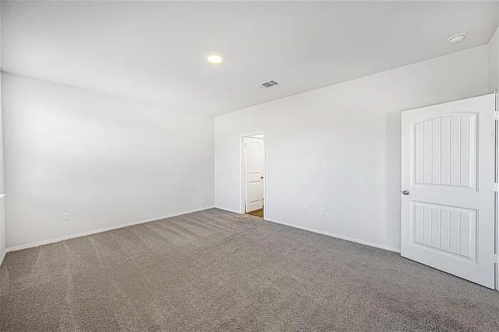 121 Mackinac Ln — Photo 7