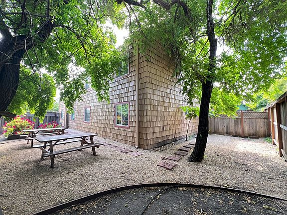 2nd image of 817 California St #4