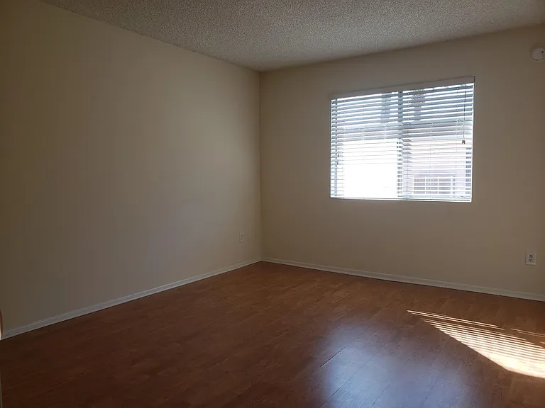 1117 Havenhurst Dr #105 — Photo 11