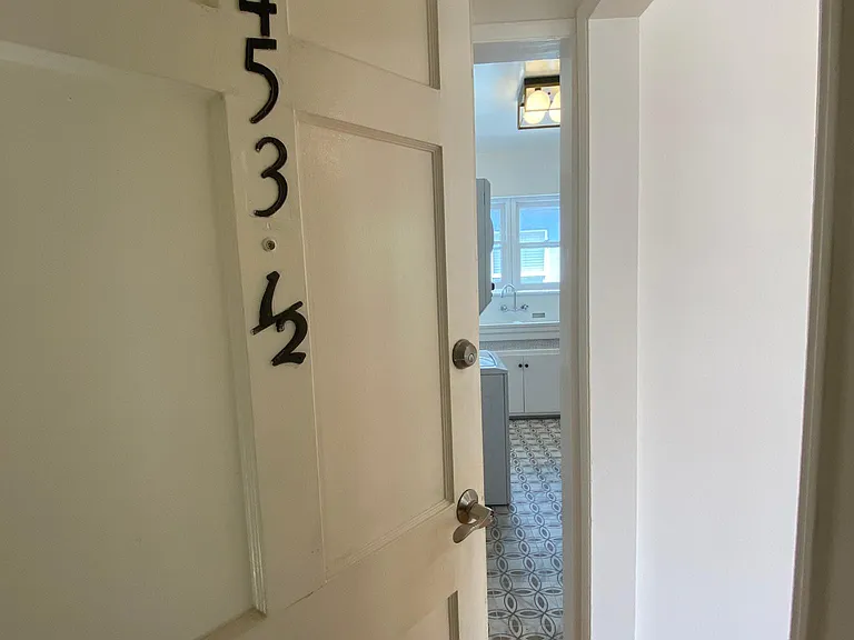 1453 1/2 S Beverly Dr — Photo 5