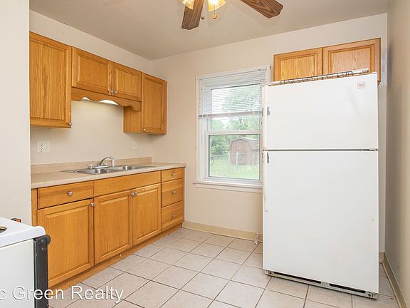 4th image of 809 Winston Dr