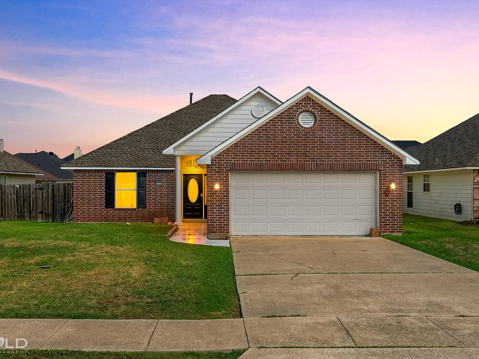 3 bed, 1416 sqft, $2,100 — Photo 2