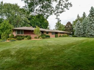 2535 Robinson Rd SE, Grand Rapids, MI 49506