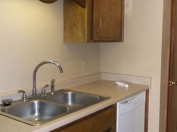 4th image of 601 Tupelo Trl APT 18