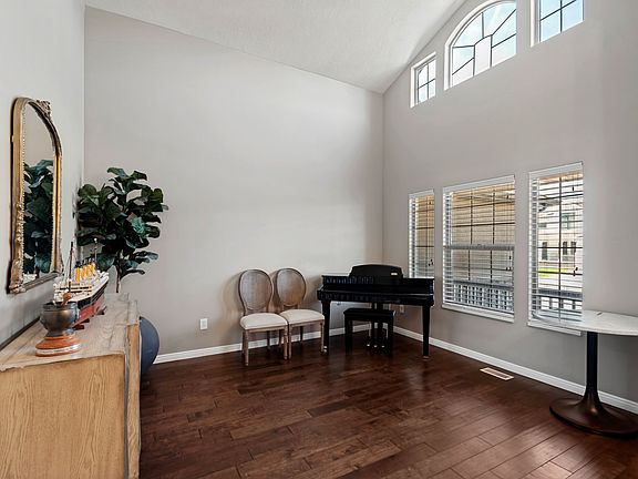 3rd image of 13231 S Bellevue Way