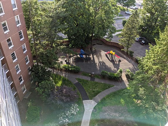 5th image of 91 Strawberry Hill Ave #926