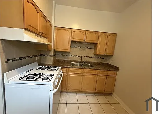 Studio, $1,200 — Photo 4