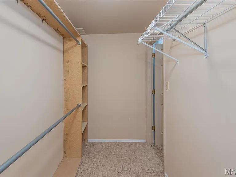 4 Barrington Dr — Photo 32