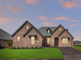 908 Meadow View Dr, Cleburne, TX 76033