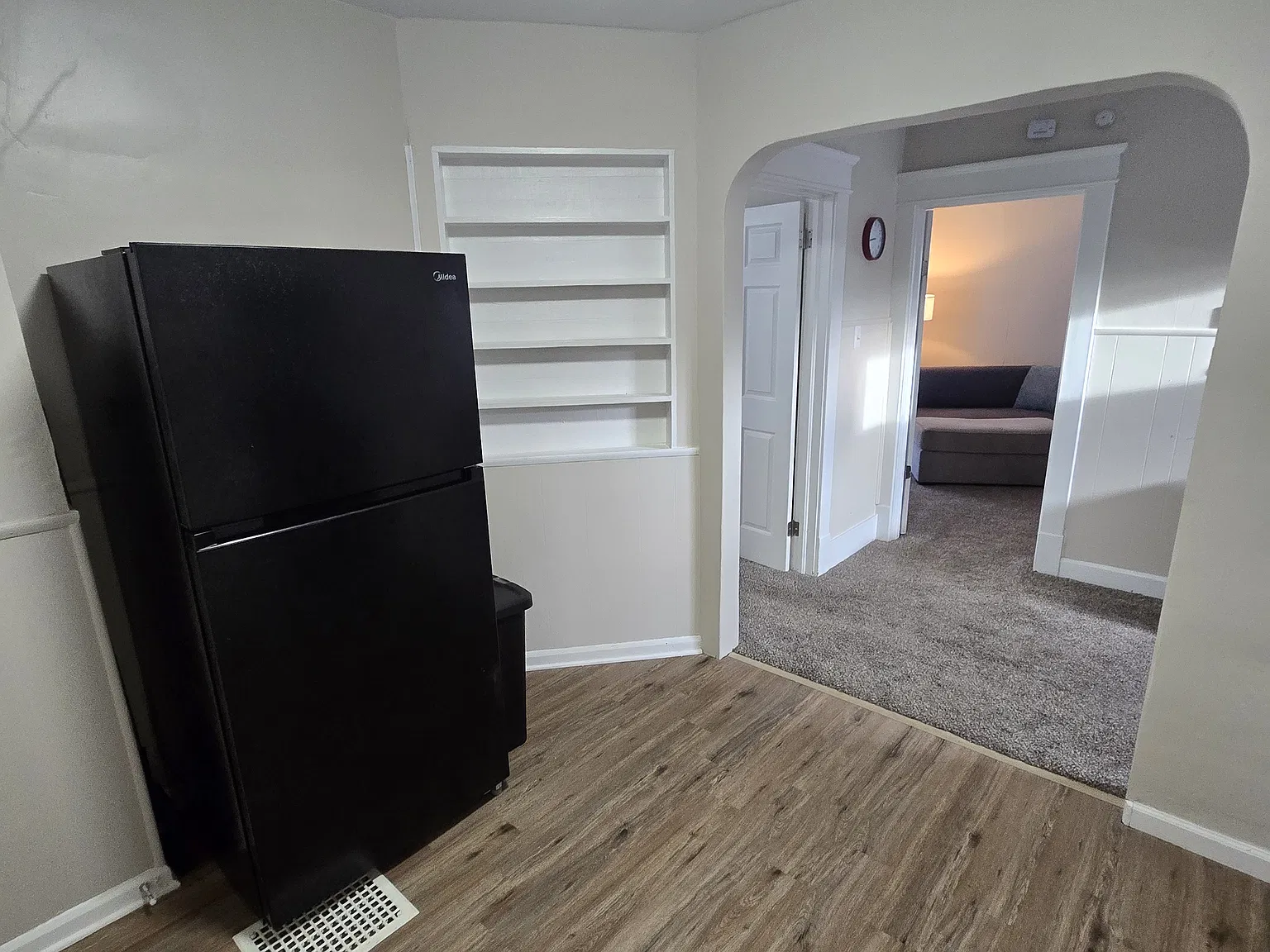 2 bed, 700 sqft, $875 — Photo 2