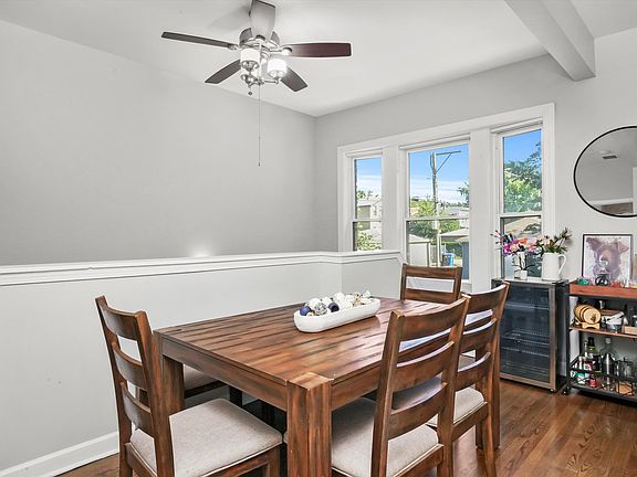 5th image of 2918 W Berteau Ave #1