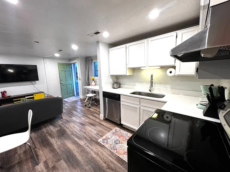 172 N Canyon Rd #B — Photo 16