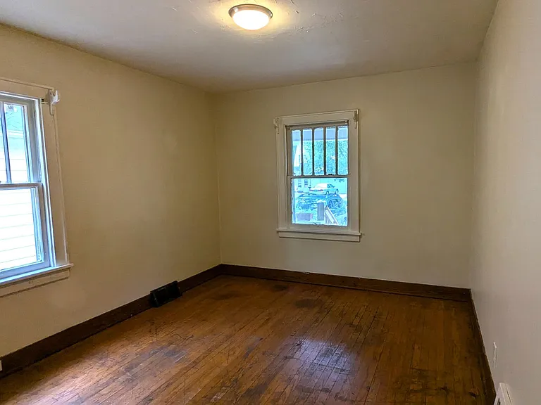 1042 Ada Ave — Photo 7