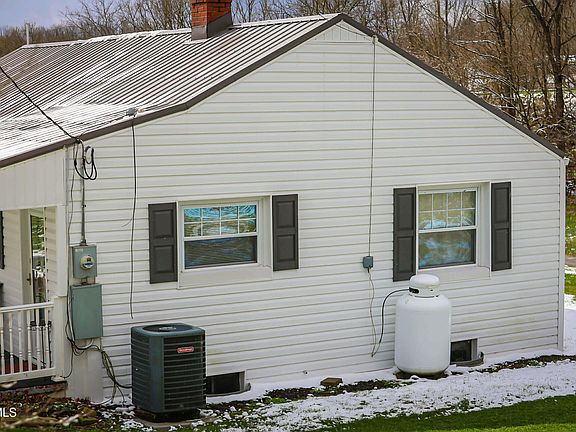 4th image of 18 Old Quarry Rd