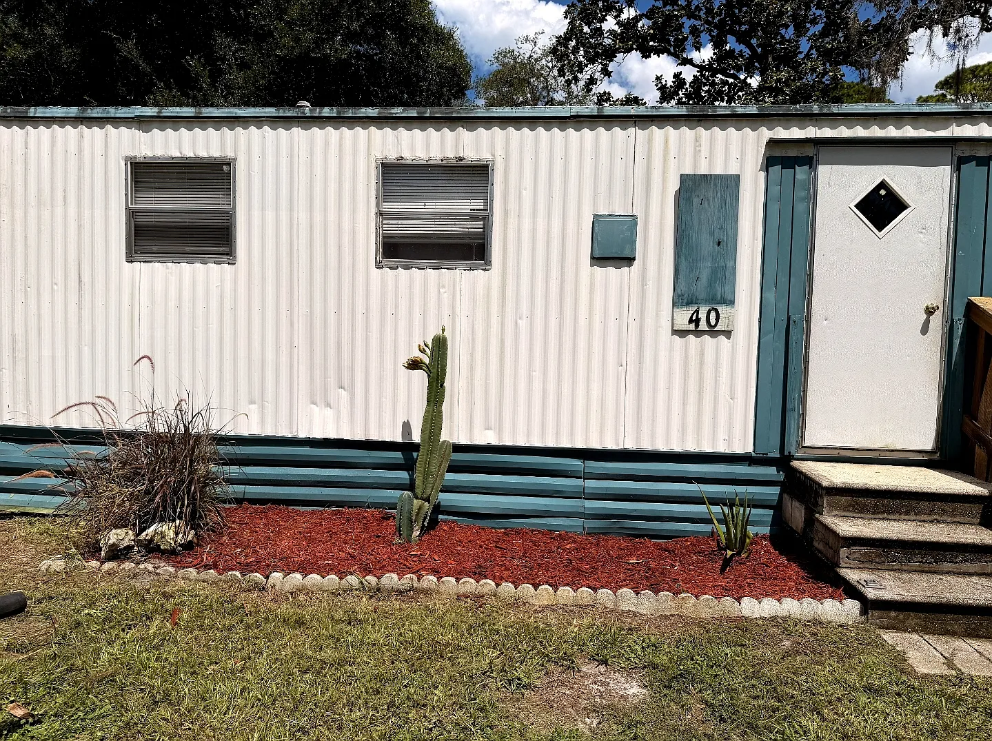 3 bed, 700 sqft, $1,400 — Photo 2