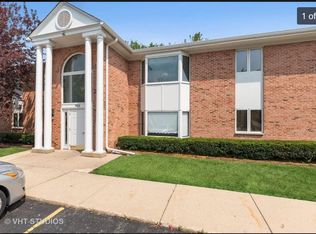 1503 N Milwaukee Ave APT 3B, Libertyville, IL 60048