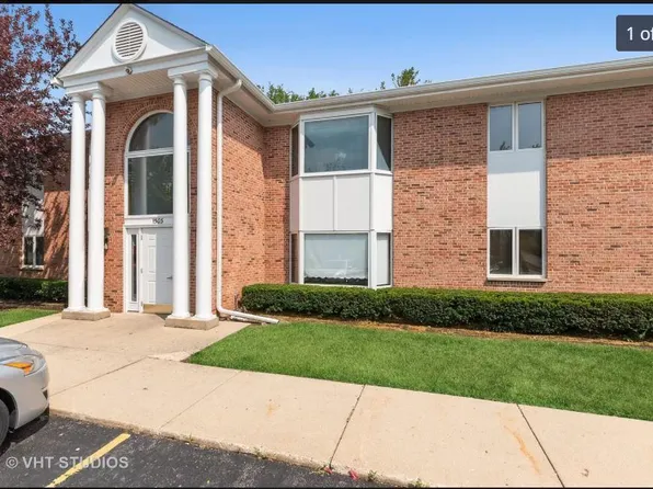 1503 N Milwaukee Ave APT 3B, Libertyville, IL 60048