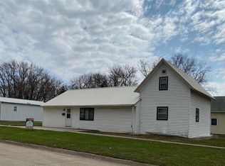 214 W 3rd St, Alta, IA 51002