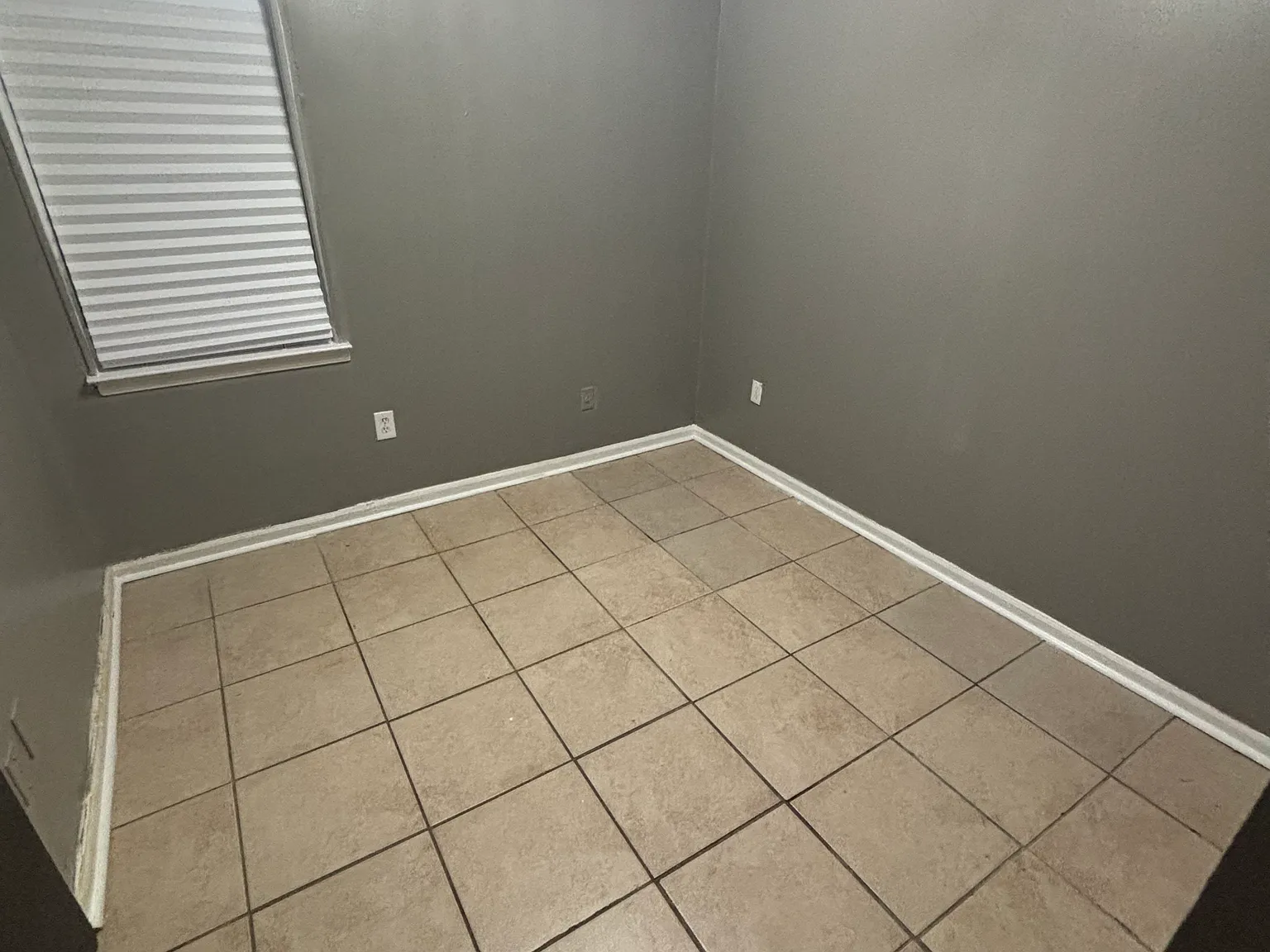 4 bed, 1.5 bath, $1,100 — Photo 4
