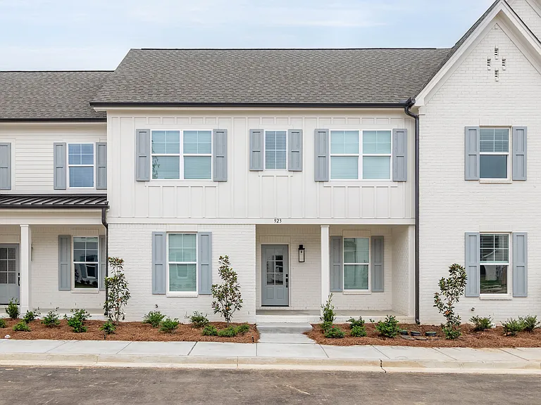 921 Benton Ct #923 — Photo 5