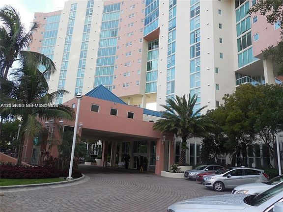 2nd image of 3370 NE 190th St APT 706