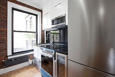 Rented by R New York