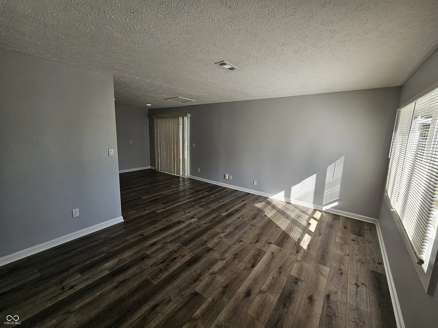 3 bed, 1.0 bath, 1332 sqft, $1,700 — Photo 4