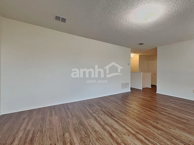 8724 Hunters Creek Ct — Photo 20
