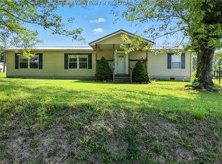 1636 Ferrell Rd, Saint Albans, WV 25177