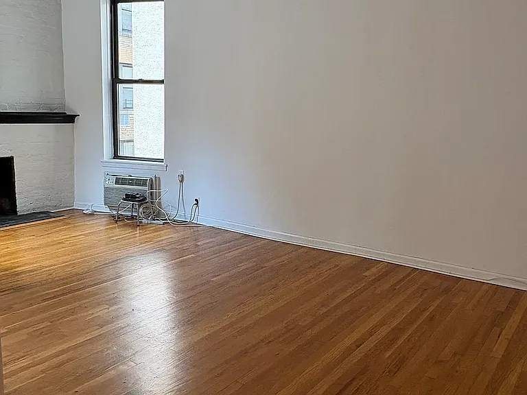 124 E 85th St #5R — Photo 4