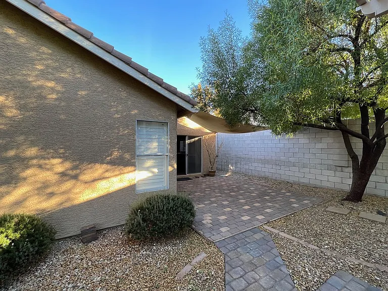 44 Tanglewood Dr — Photo 3