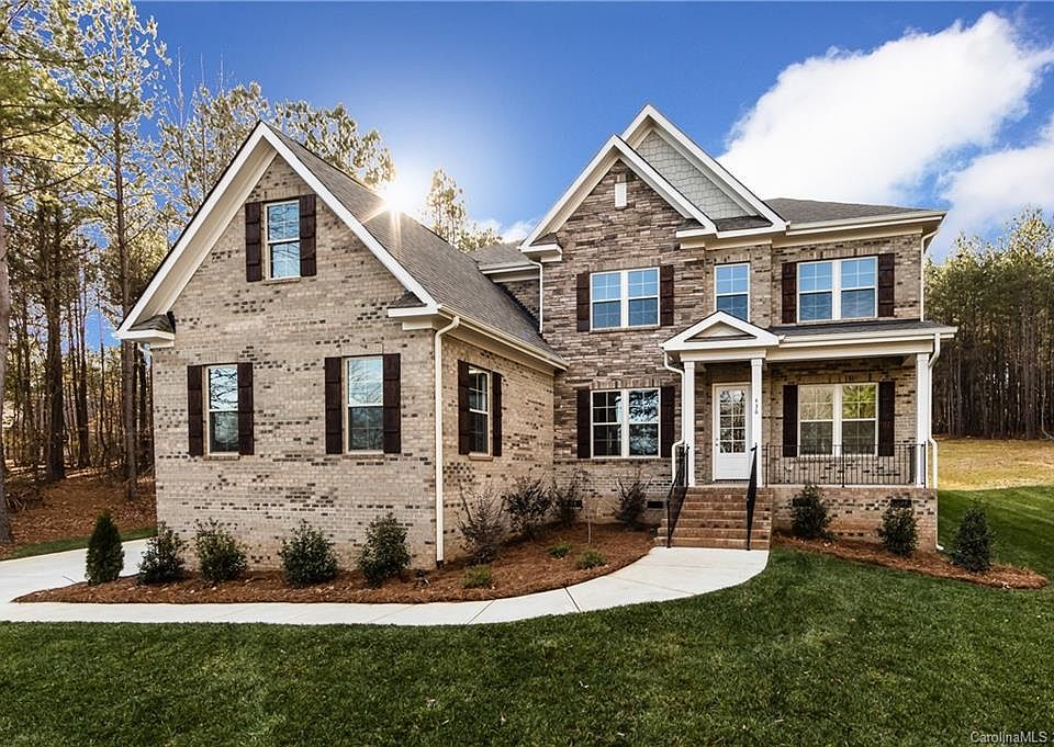 1st image of 436 Kenway Loop #105