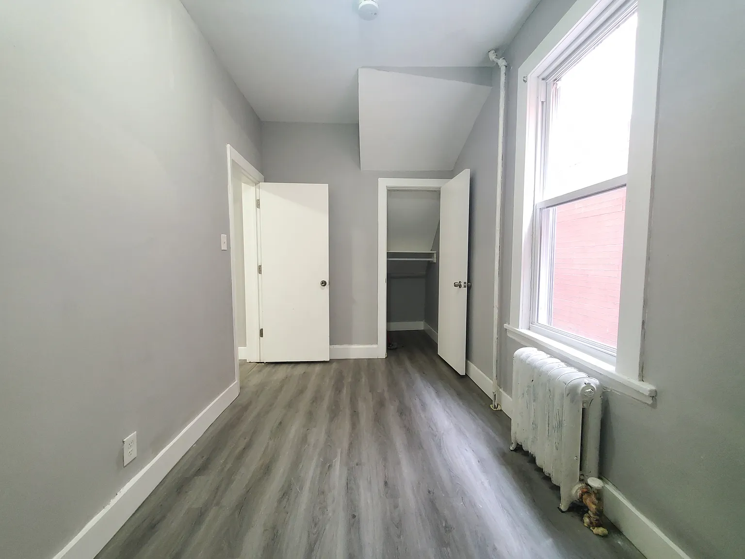 4 bed, 1200 sqft, $2,600 — Photo 2