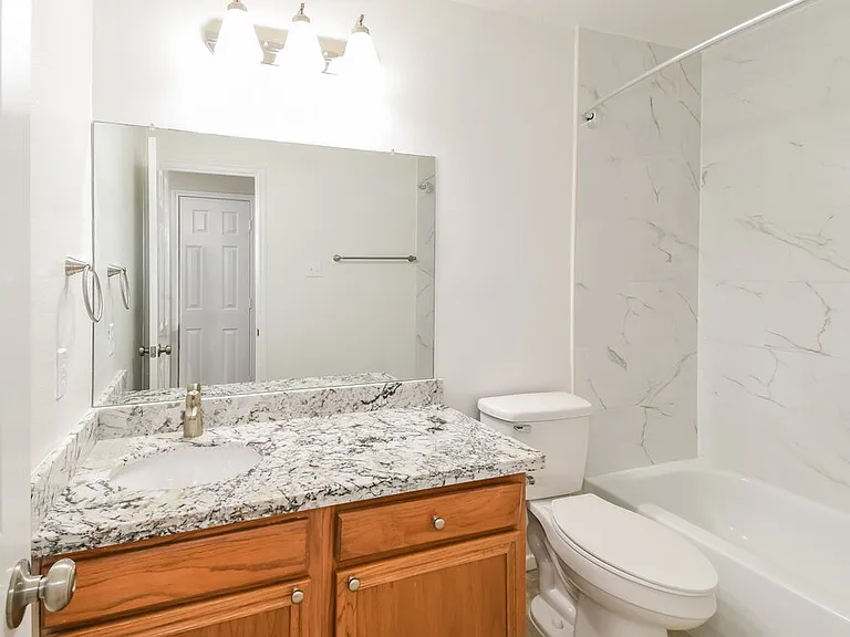 1060 Cabot Cv — Photo 16