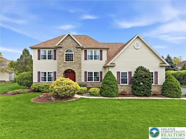 2317 Bordeaux Dr, Macungie, PA 18062