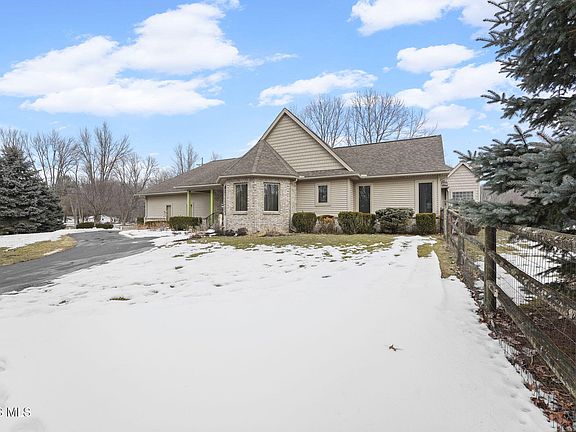 3rd image of 6096 Huntington Rd