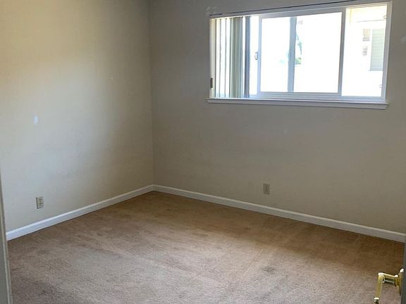 5th image of 710 Harvard Ave APT C