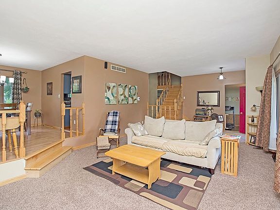 3rd image of 51899 Miller Dr