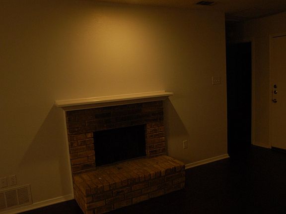 4th image of 2716 Westchester Dr #2716