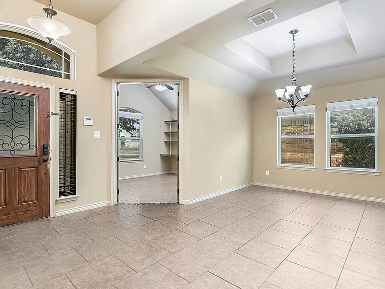 15606 Fox Ln — Photo 15