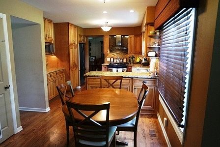4th image of 325 Terrace Dr